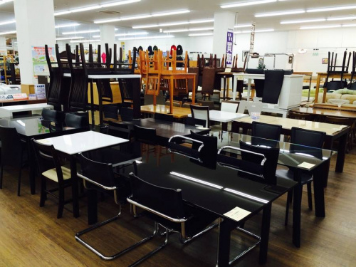 ダイニングテーブル