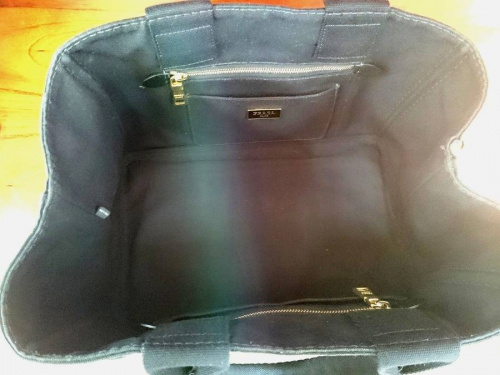 バッグのプラダ(PRADA)