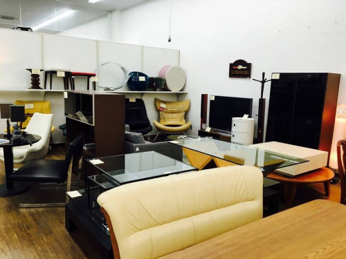 ダブルベッドのウォールナット