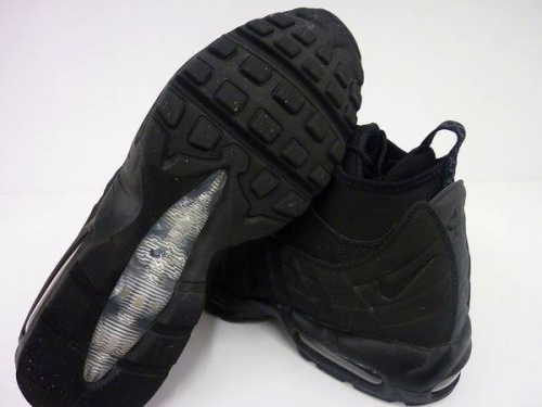 シューズのナイキ（NIKE）