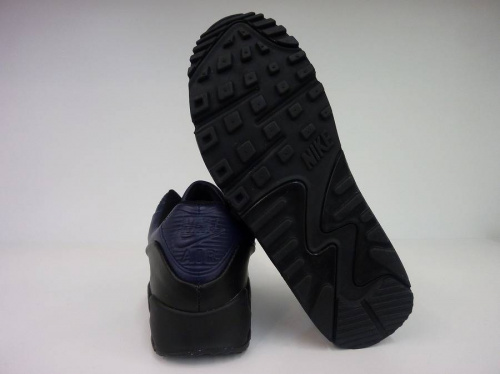 スニーカーのナイキ（NIKE）