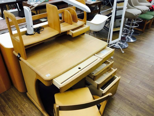 カリモクの学習机