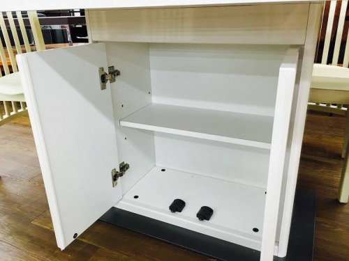 ハイグロスの多摩・稲城・家具