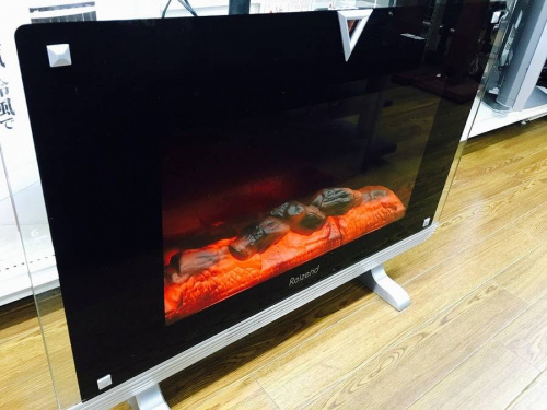 ＲＥＩＺＥＮＤの暖炉風パネルヒーター