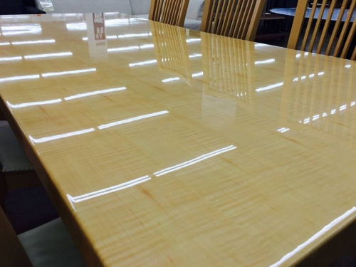 ビーチ材のUV塗装