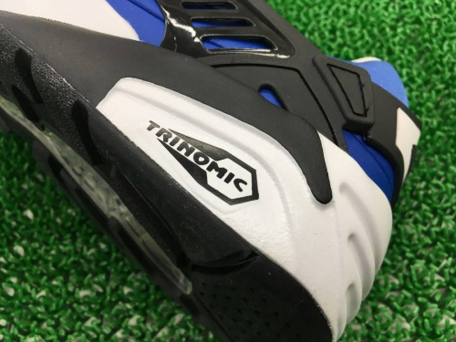 スニーカーのPUMA