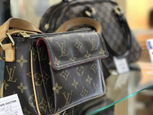 ルイヴィトン(LOUIS VUITTON)のコーチ(COACH)
