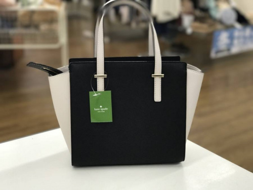 バッグのKATE SPADE