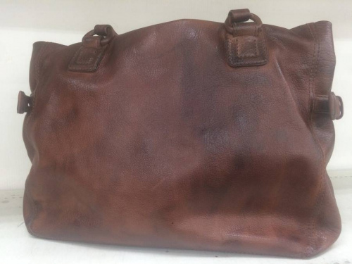 レディースファッションのカジュアルバッグ