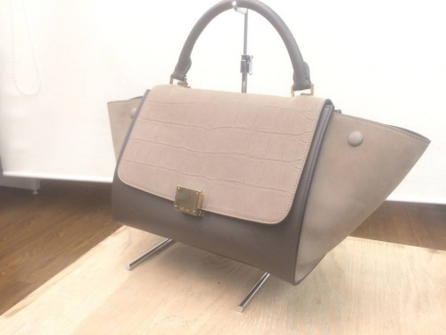 セリーヌ（CELINE）のトラぺーズ