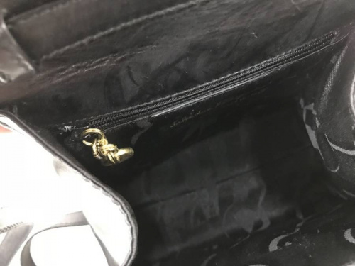 ショルダーバッグ