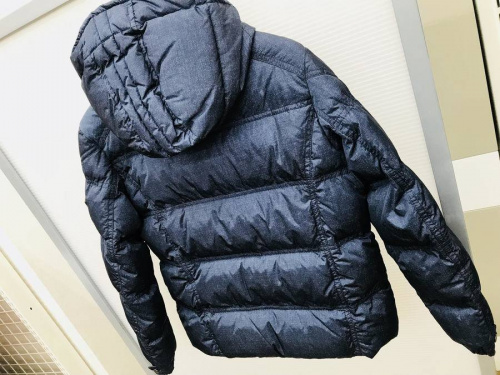ジャケットのダウンジャケット