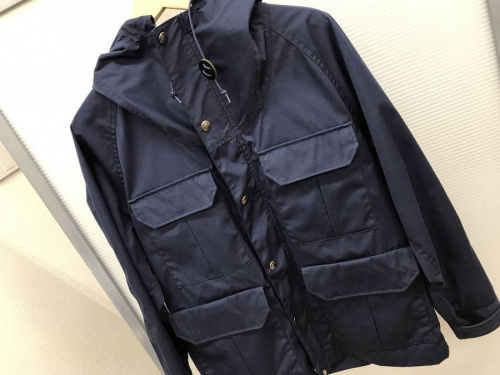メンズファッションのパーカー