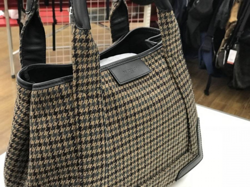 バッグのトートバッグ