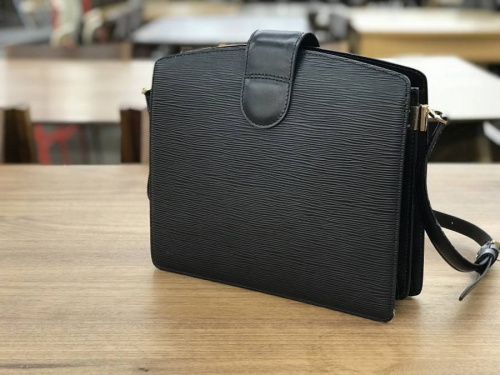 バッグのルイヴィトン（LOUIS VUITTON）