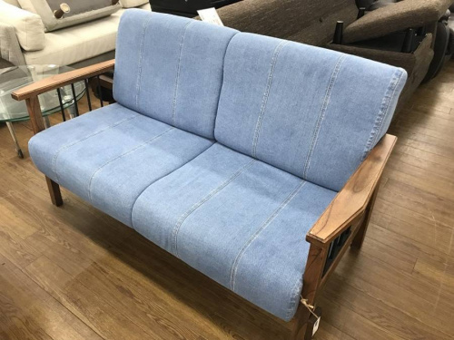 ダイニングセットのソファー