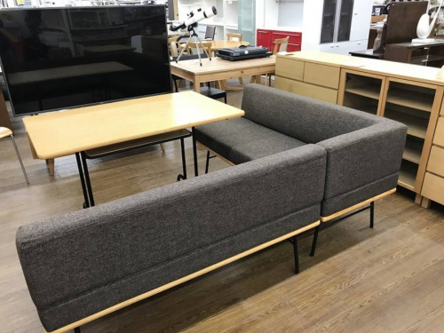 ダイニングセットのテーブル