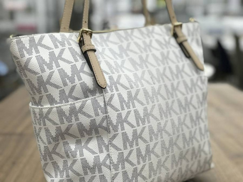 バッグのトートバッグ