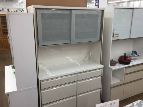 アウトレット品の食器棚