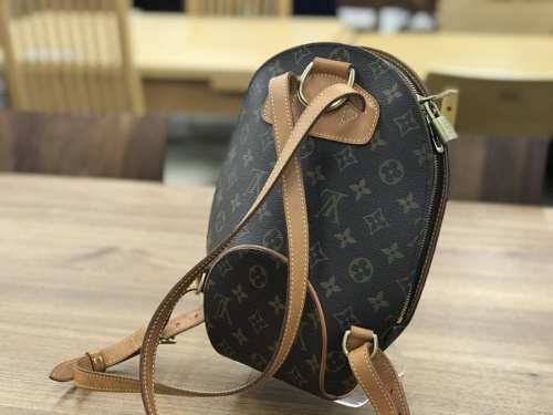 リュックのルイヴィトン（LOUIS VUITTON）