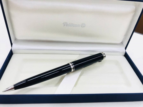ボールペンのPelikan