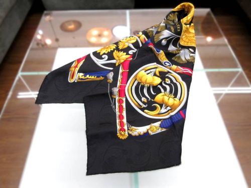 ブランド・ラグジュアリーのスカーフ