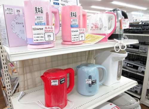 スタイリッシュなBALMUDAバルミューダの電気ケトル入荷しました