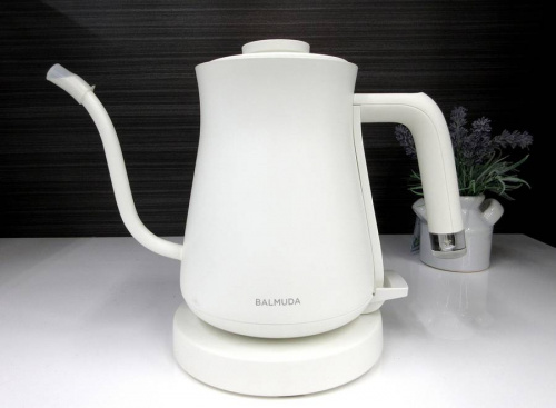 BALMUDA(バミューダ)の電気ケトルをご紹介します‼︎ トレジャーファクトリーつくば店 スタイリッシュなBALMUDAバルミューダの電気ケトル入荷しました