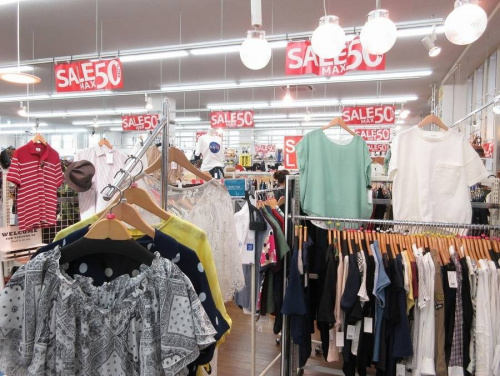 SALE　アパレルの多摩　セール　衣類
