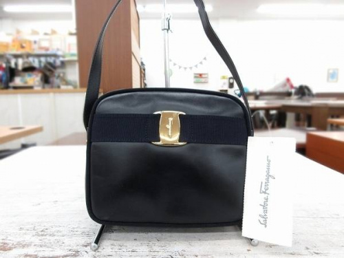 バッグの多摩　フェラガモ　中古