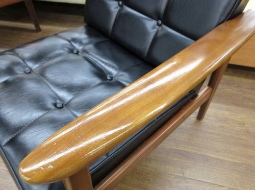 中古　カリモク60　一人掛けソファーの中古ソファー　レザー