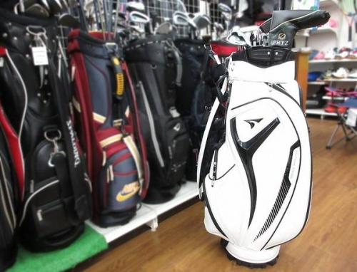 スポーツ用品のゴルフ