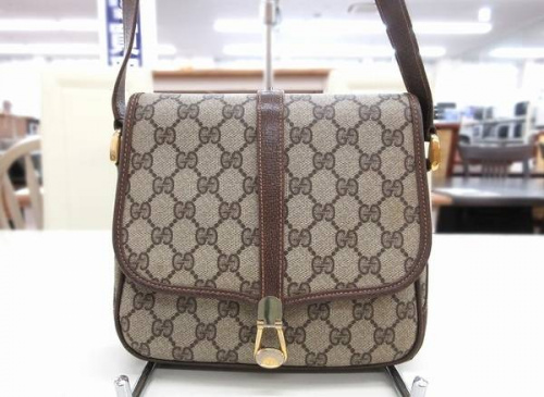 バッグのグッチ　ショルダーバッグ　中古