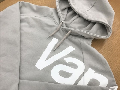 レディースファッションのパーカー