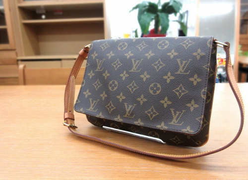 ブランド・ラグジュアリーのLOUIS VUITTON