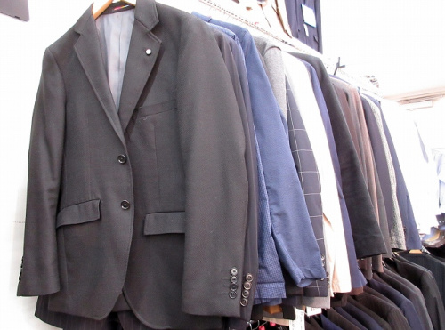 ビジネスアイテムのセットアップスーツ　買取