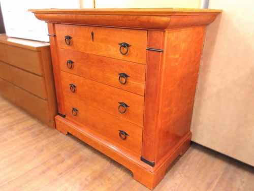 家具のチェスト　収納家具