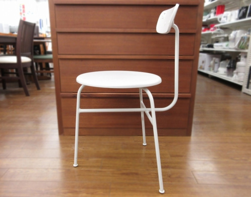 MENU　ライトグレーの多摩　中古家具　買取