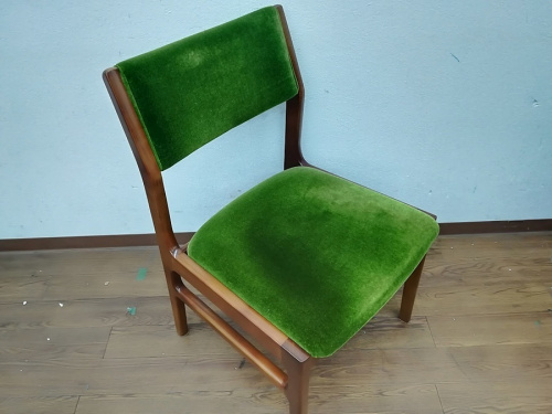 カリモクのカリモク60