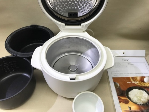 炊飯器の電気炊飯器