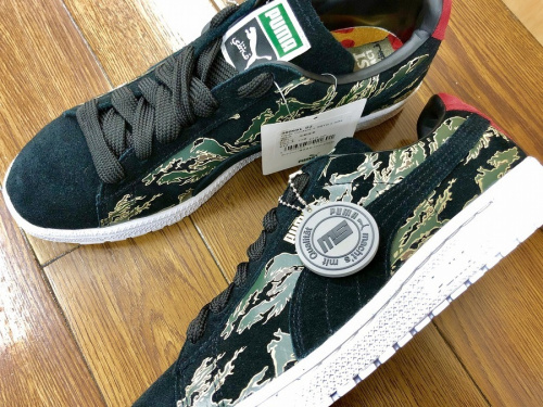 靴のスニーカー　シューズ