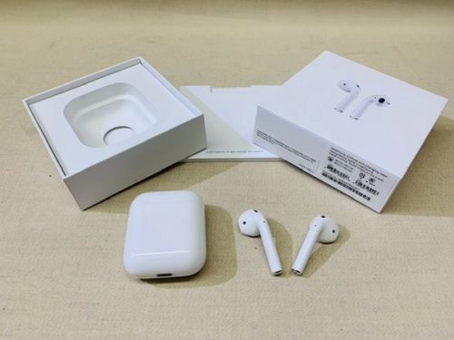 オーディオ機器のヘッドホン