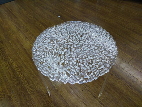 テーブルのカルテル