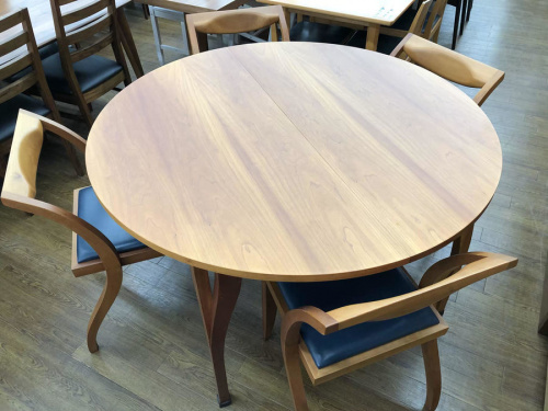 家具のテーブル　稲城若葉台