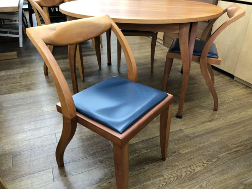 ダイニング5点セットのporada