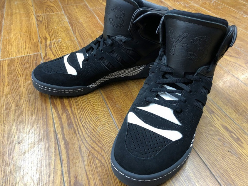 靴のスニーカー　シューズ
