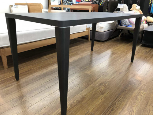 ダイニングテーブルの家具　中古