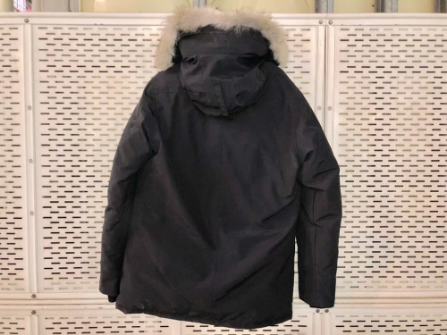 ダウンジャケットのCANADAGOOSE