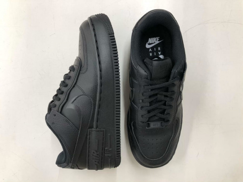 NIKEのスニーカー　中古