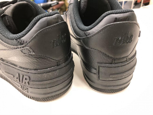 稲城若葉台店の多摩　スニーカー　買取